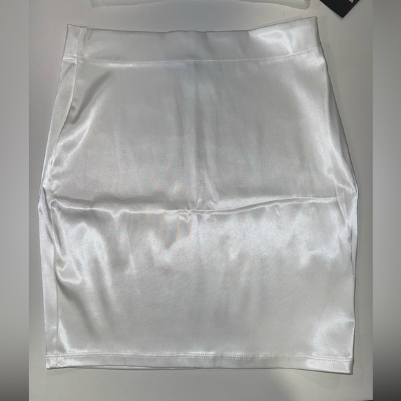 NWT Fashion Nova 2 Piece Sexy Bralette Top with Matching Skirt - Picture 7 of 14